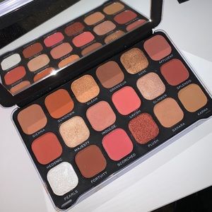 Makeup Revolution Eyeshadow Palette